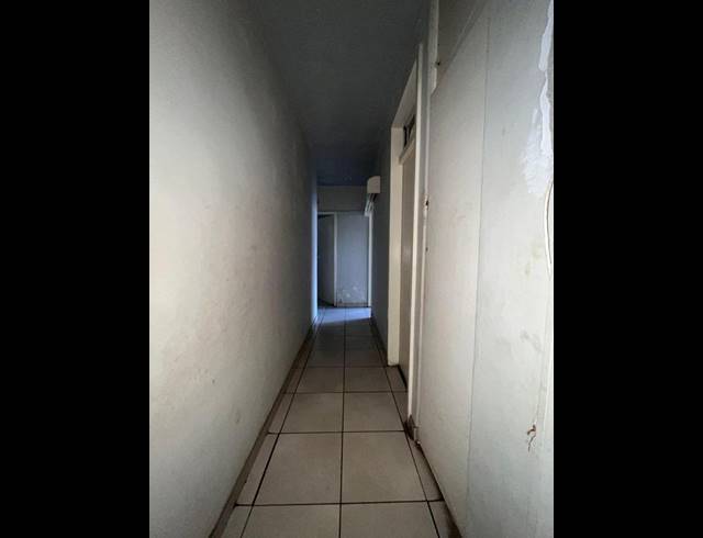 4 BEDROOM APARTMENT FOR SALE IN HILLBROW